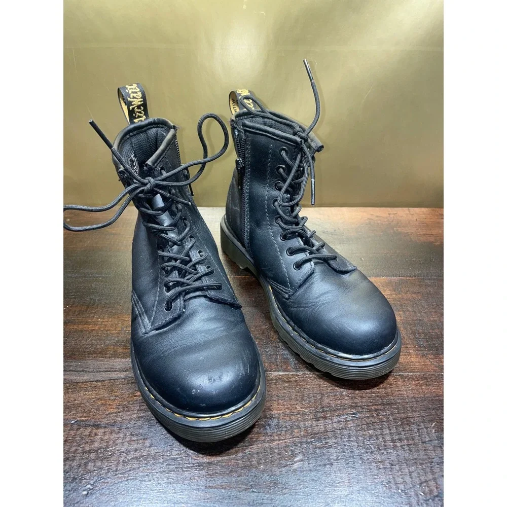 Dr. Martens 1460 Black Leather Lace Up Combat Boots Sz 3‎ Youth